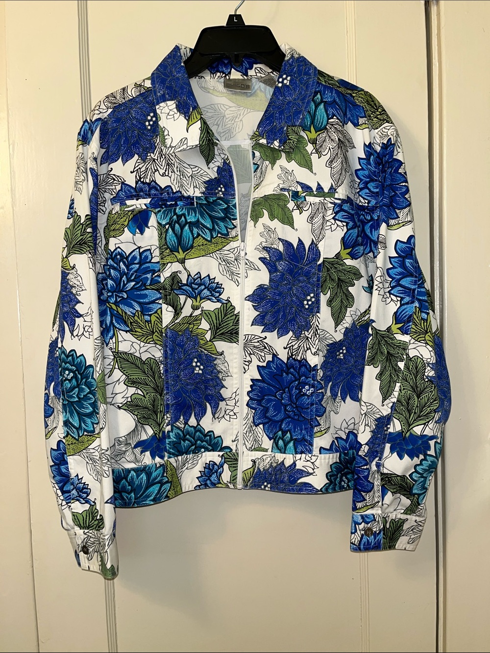 White Floral Zip-Front Women's Jacket